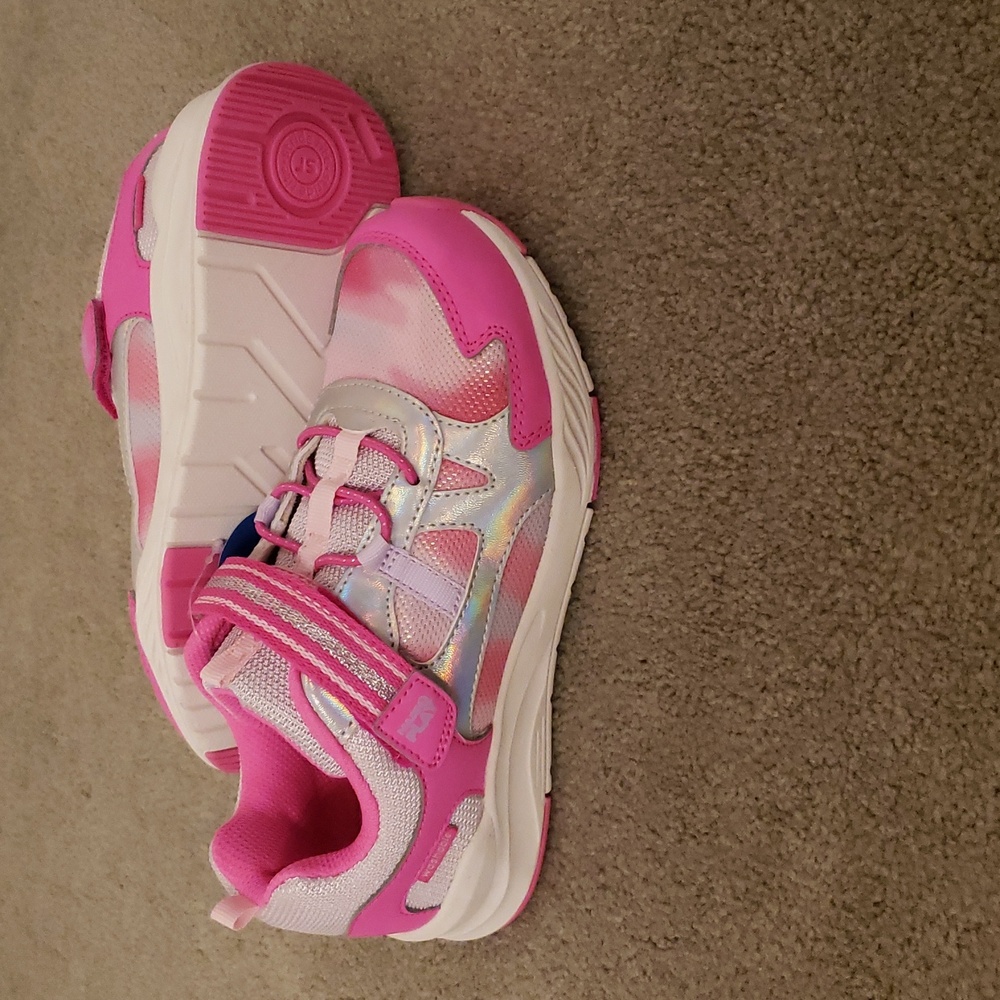 Kids Pink Sneakers Stride Rite, New with tags, size 2.5 Wide
